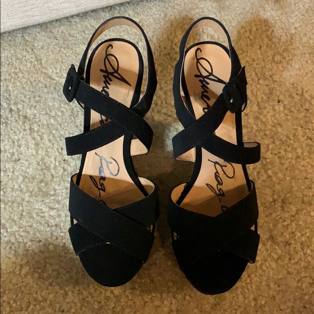 Size 7.5 Black wedges American Rag like new